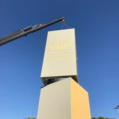 Assemblaggio Insegna Gru Montaggio Padova