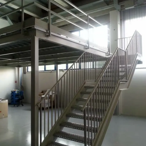 Scala Con Cosciali In UNP Per Accesso A Soppalco