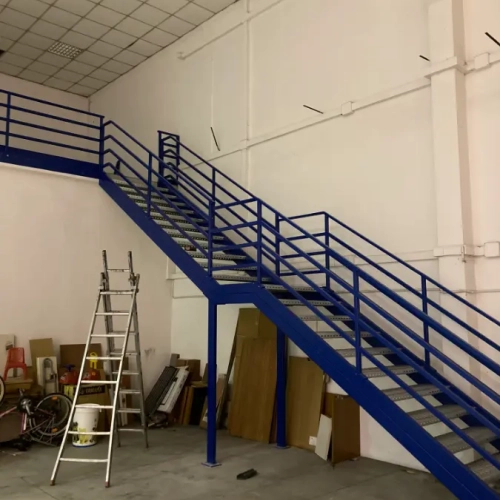 Scala Per Soppalco Blu 